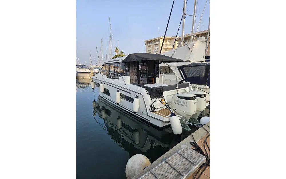 slider 0 Jeanneau Merry Fisher 1095