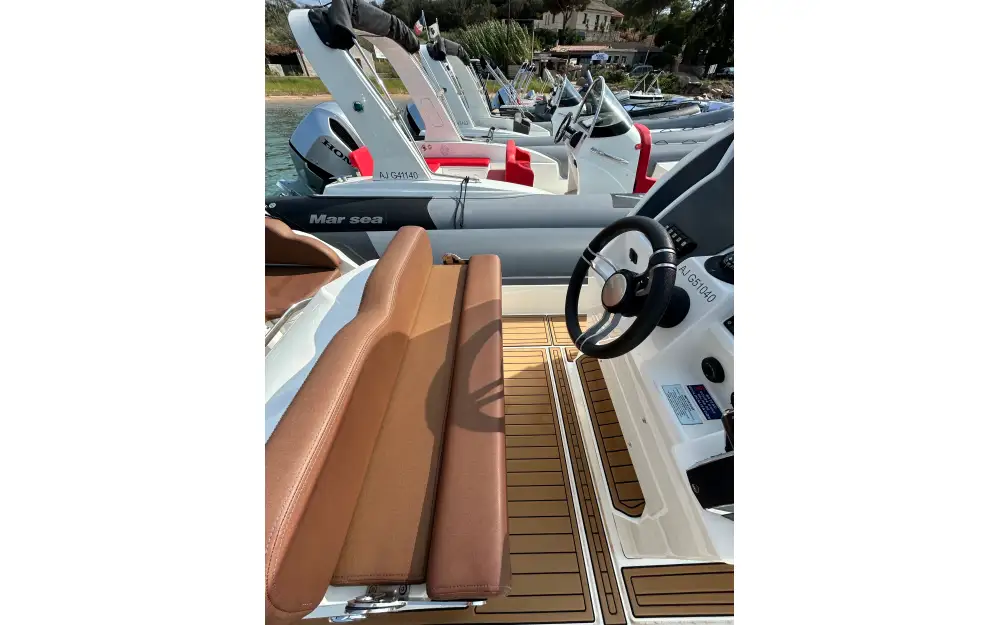 slider 24 Fanale Altore 900 Cabine