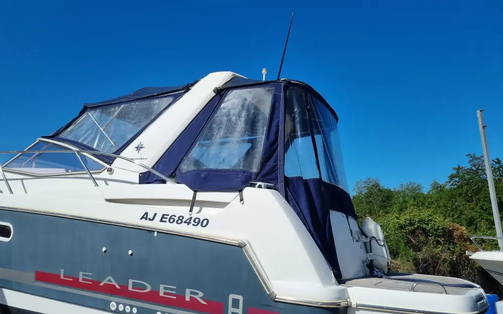 slider 32 Jeanneau Leader 8