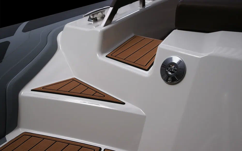 slider 16 Brig Eagle 10