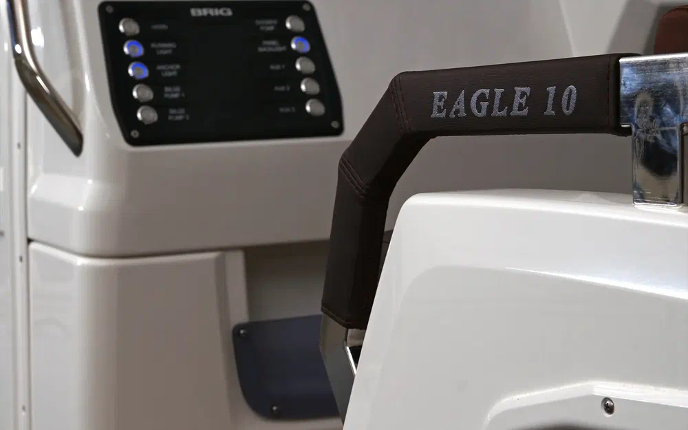 slider 18 Brig Eagle 10