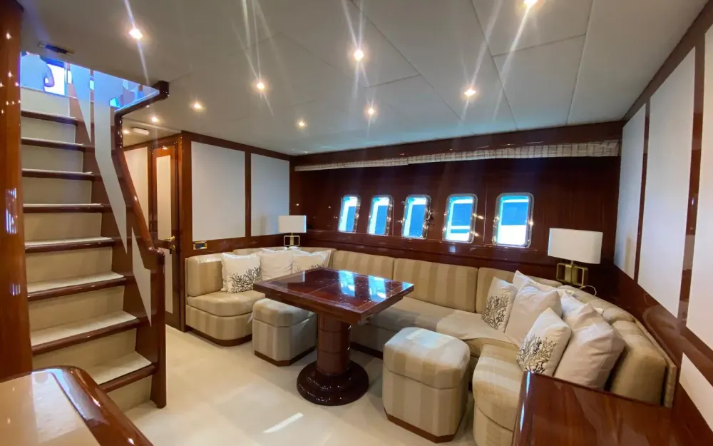 slider 16 Mangusta  72 - null
