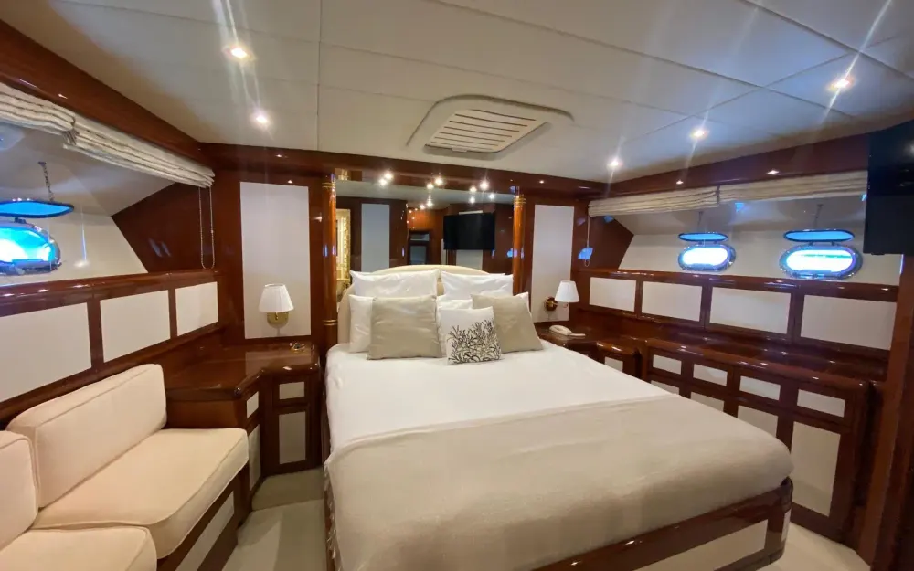 slider 18 Mangusta  72 - null