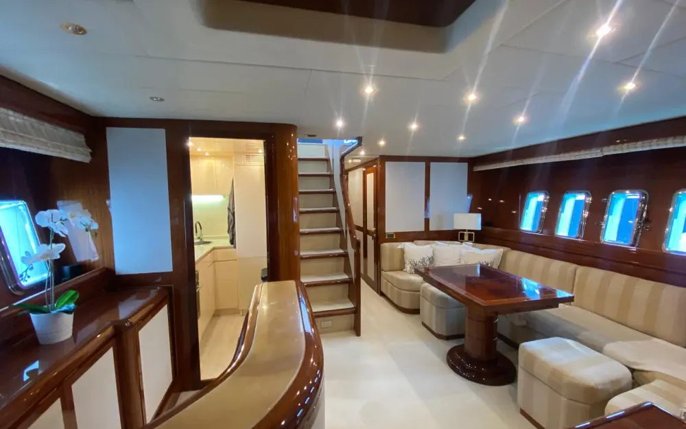 slider 19 Mangusta  72 - null