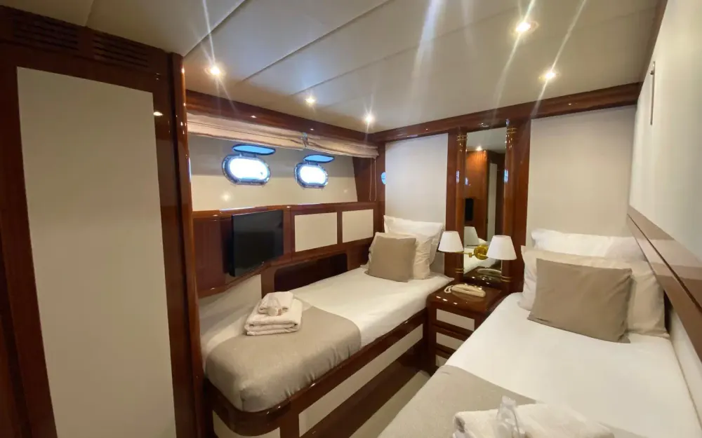 slider 21 Mangusta  72 - null