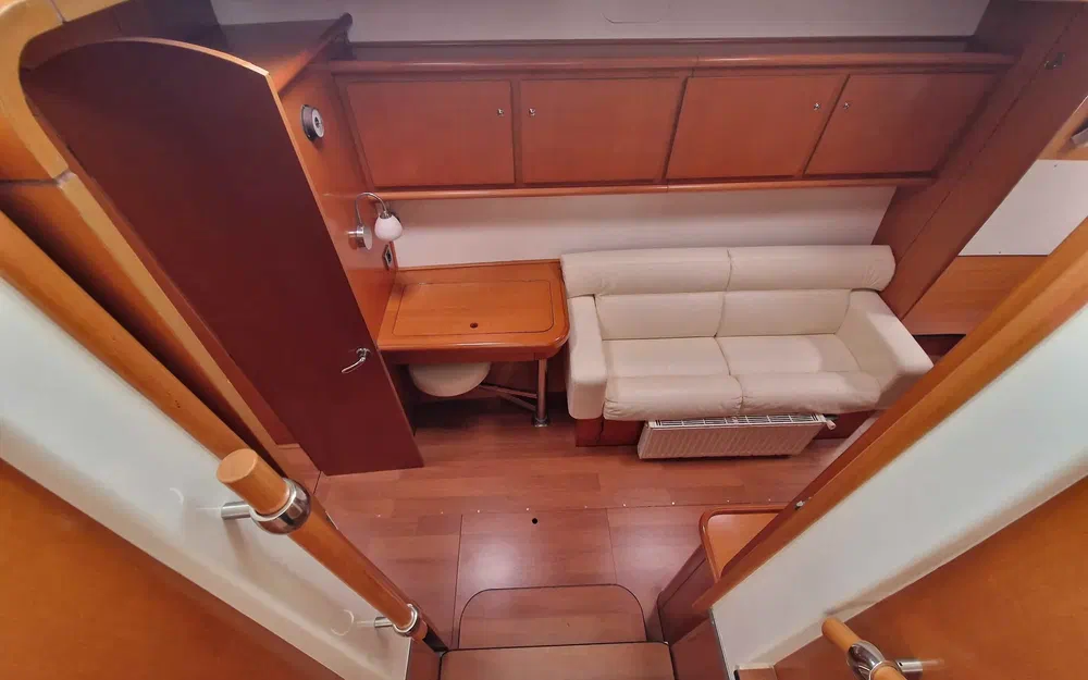 slider 19 Lagoon 440