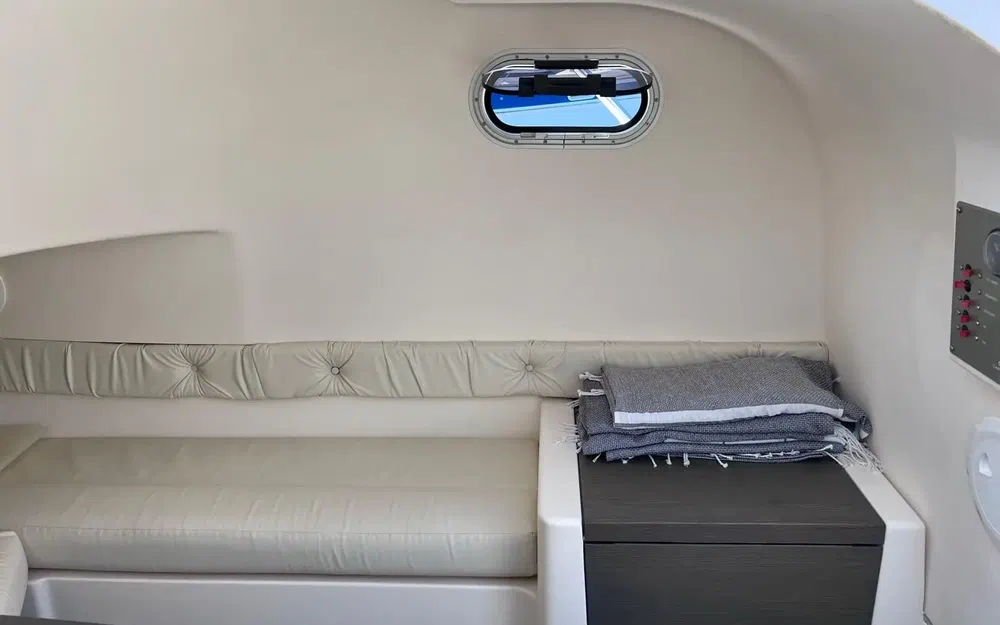 slider 13 Capelli Tempest 900