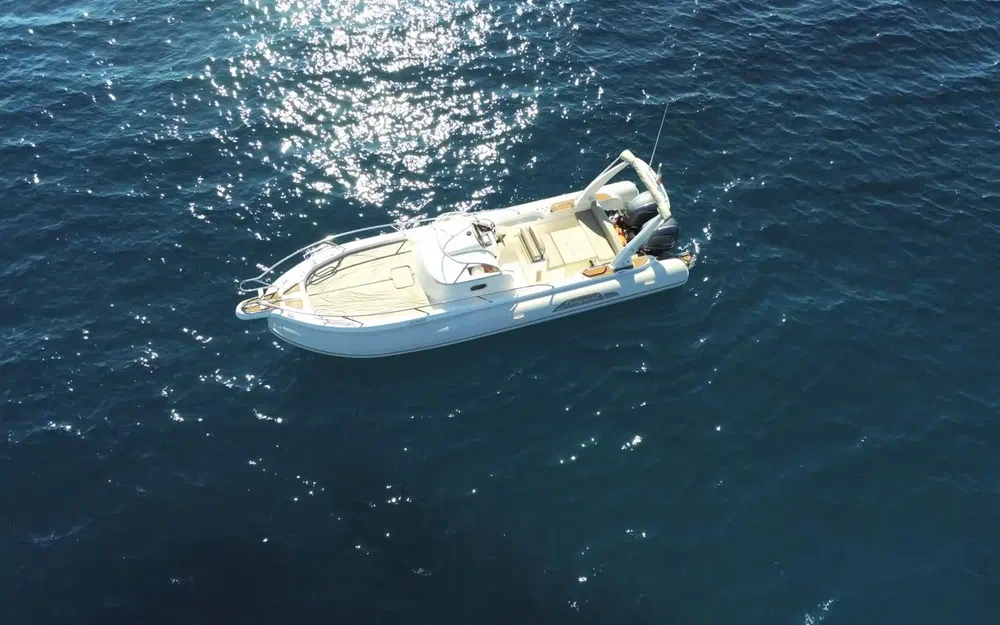 slider 4 Capelli Tempest 900