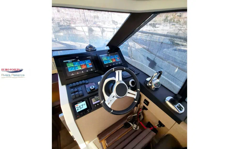 slider 11 Prestige Yachts 420 Fly