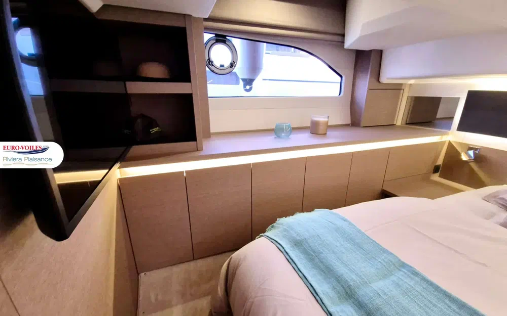 slider 15 Prestige Yachts 420 Fly