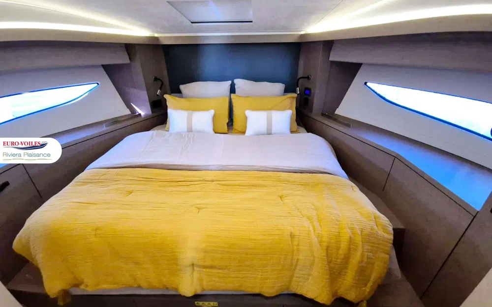 slider 18 Prestige Yachts 420 Fly