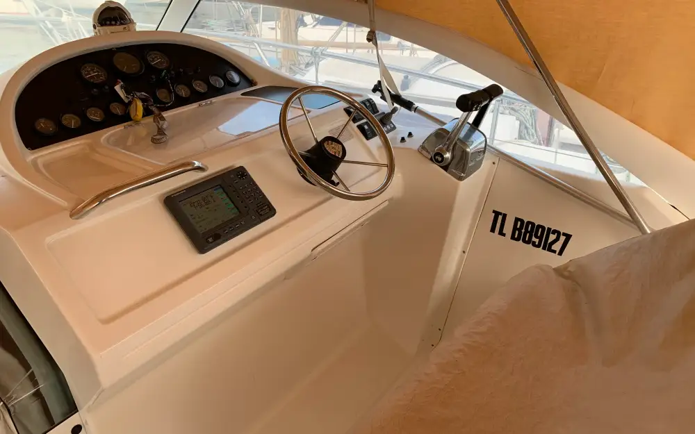 slider 8 Beneteau Flyer 920