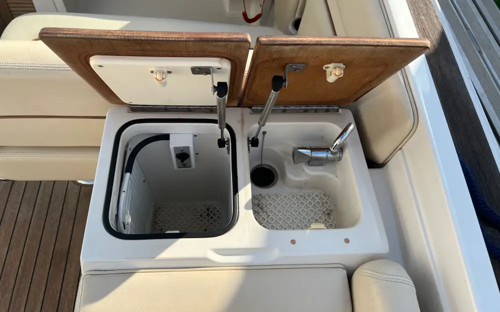 slider 17 Chris Craft Corsair 28 Heritage