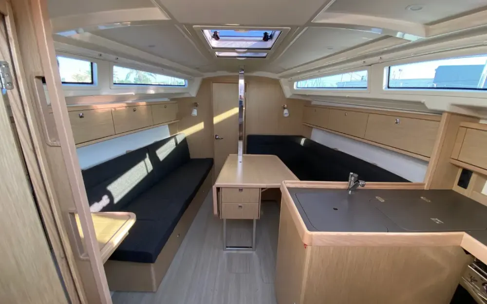 slider 2 Bavaria Cruiser 34