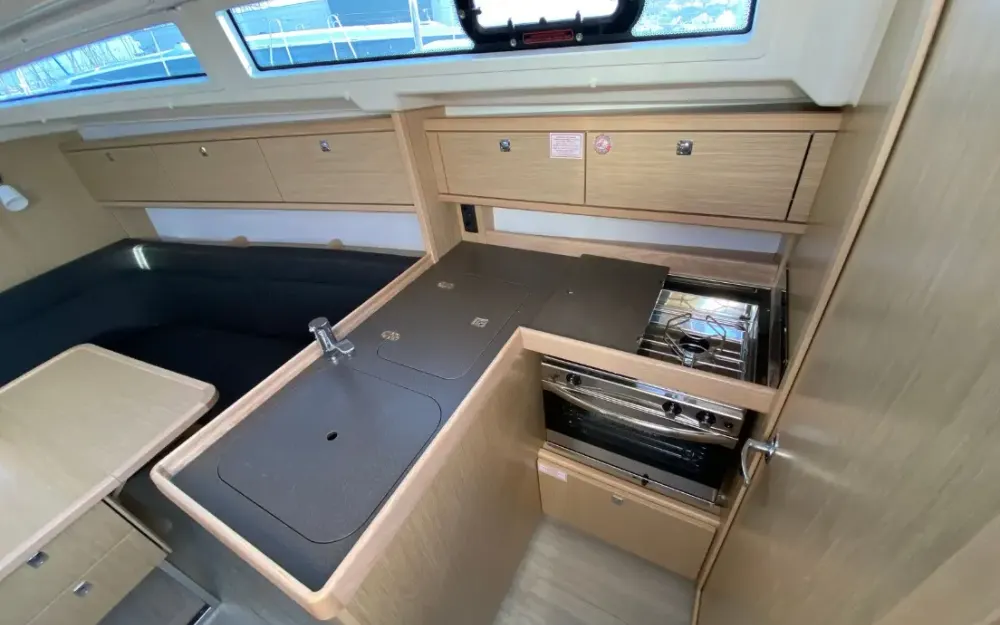 slider 3 Bavaria Cruiser 34