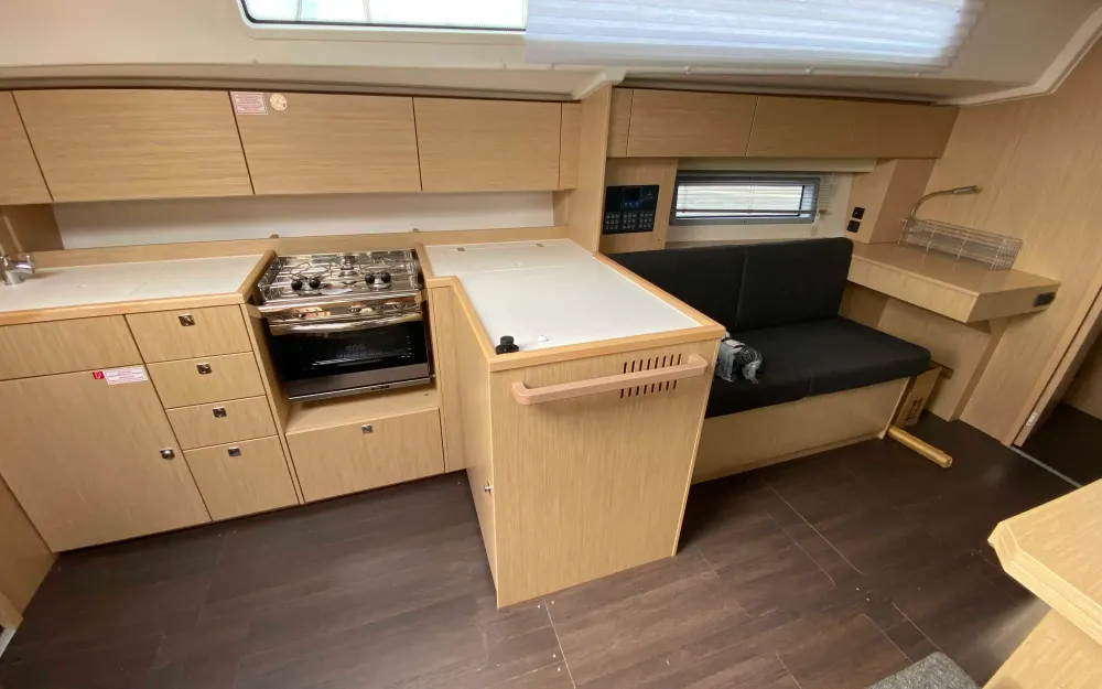 slider 2 Bavaria C42 - null