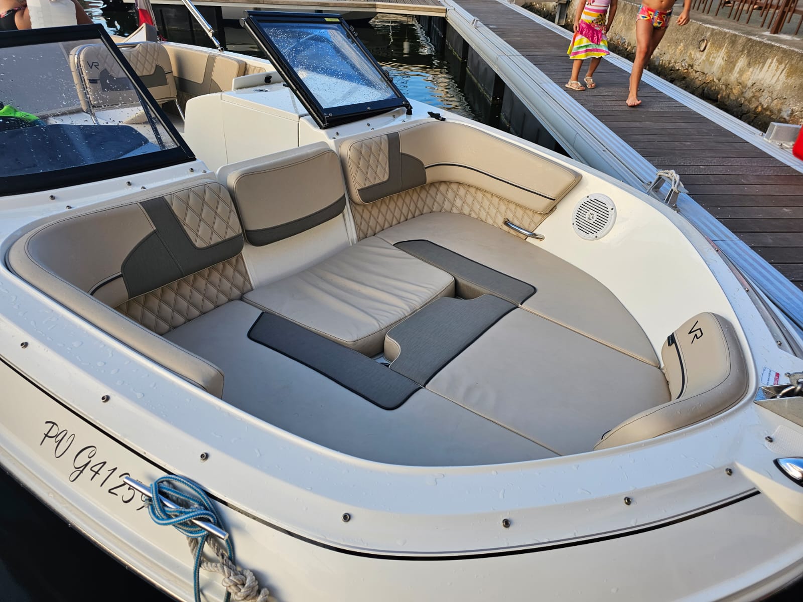 slider 8 Bayliner VR6