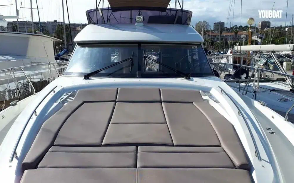slider 3 Prestige Yachts 560 Fly
