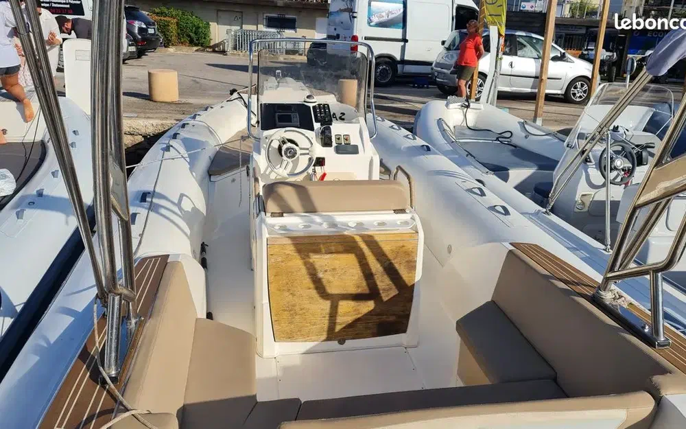 slider 1 Capelli Tempest 755