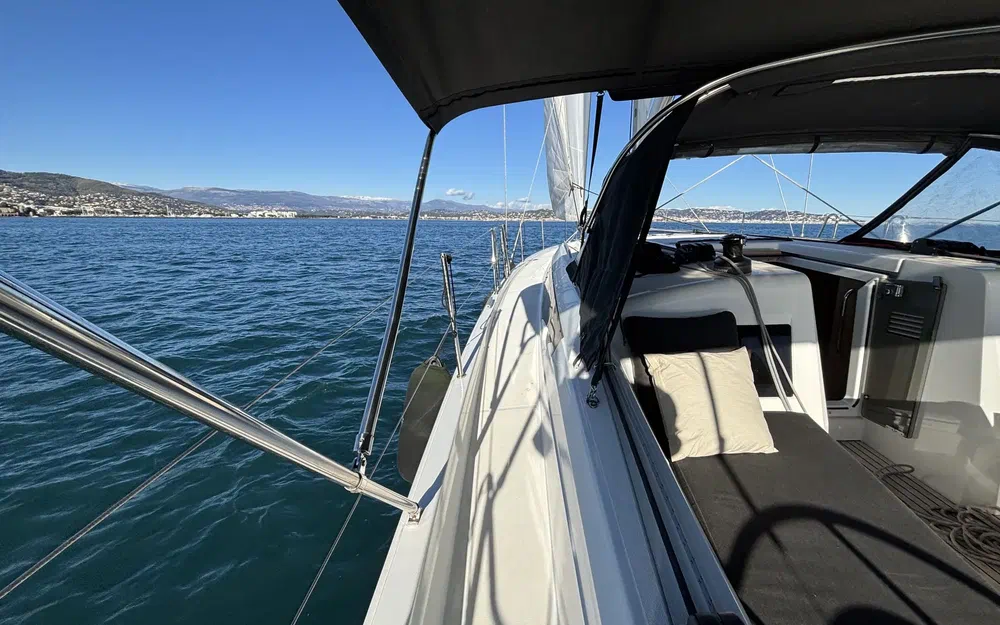 slider 18 Jeanneau Sun Odyssey 410
