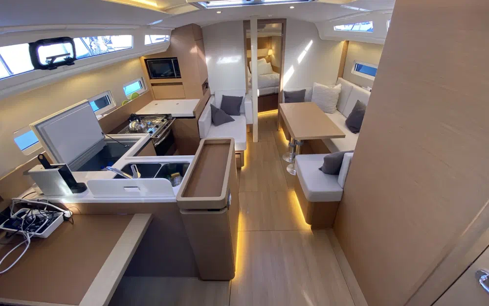 slider 28 Jeanneau Sun Odyssey 410