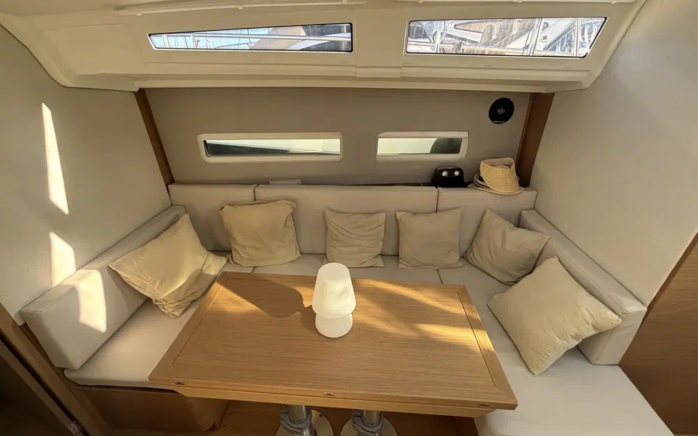 slider 33 Jeanneau Sun Odyssey 410