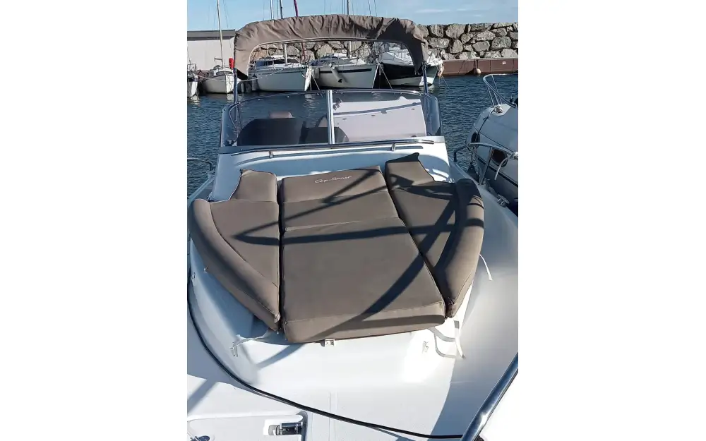 slider 3 B2 Marine Cap Ferret 752 Cruiser