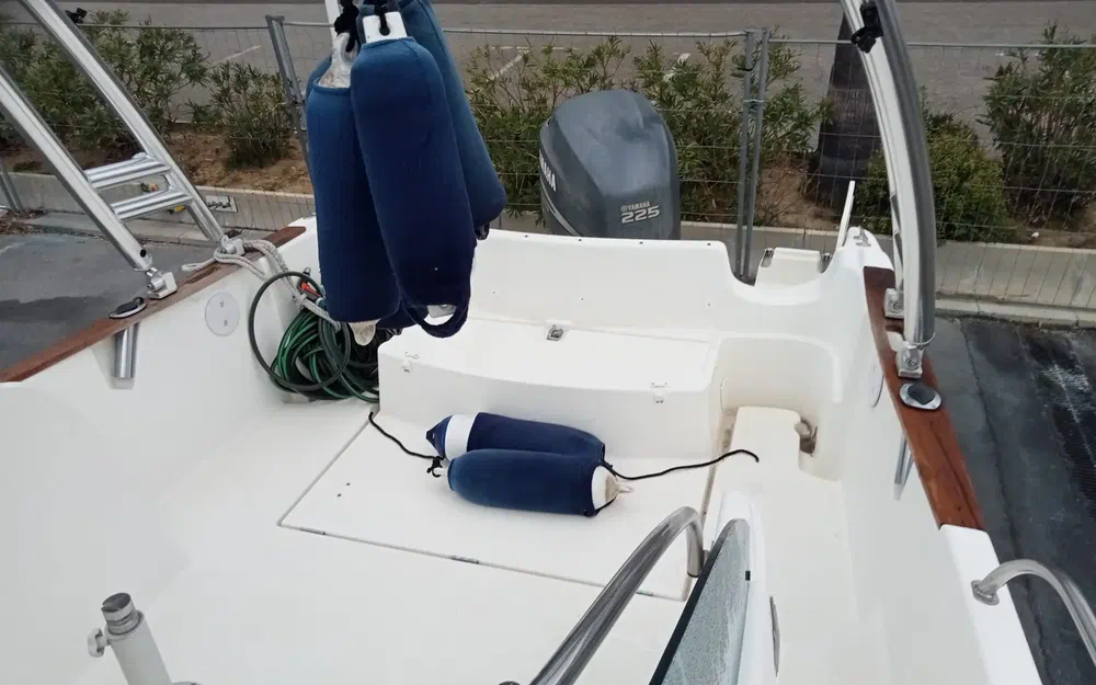 slider 9 Jeanneau Cap Camarat 755