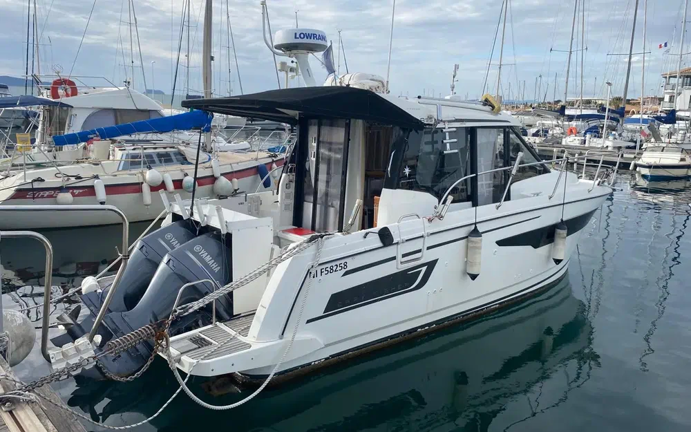 slider 0 Jeanneau Merry Fisher 895