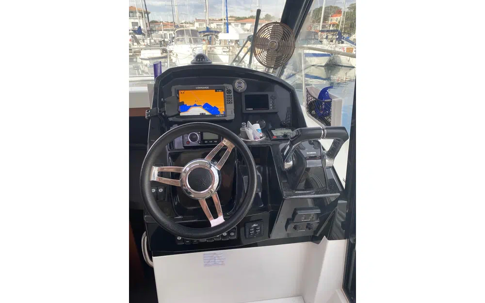 slider 6 Jeanneau Merry Fisher 895