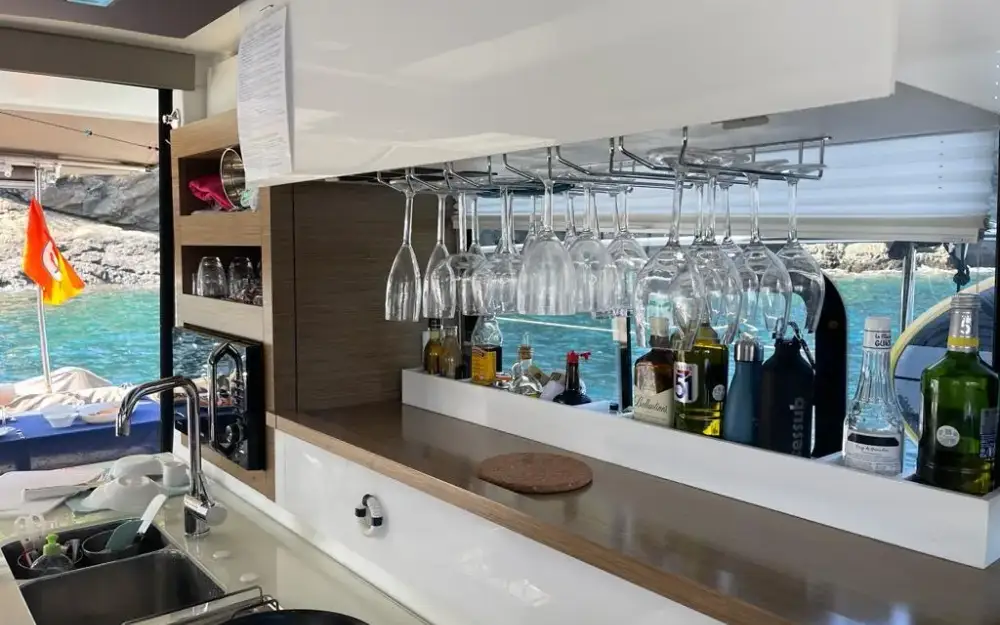 slider 7 Fountaine Pajot My 37