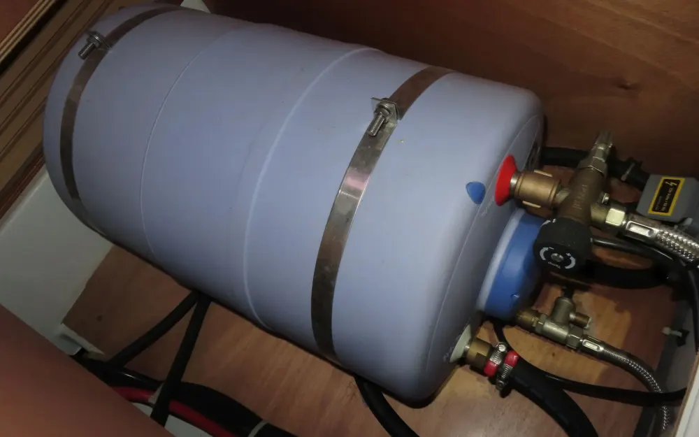 slider 16 Lagoon  400