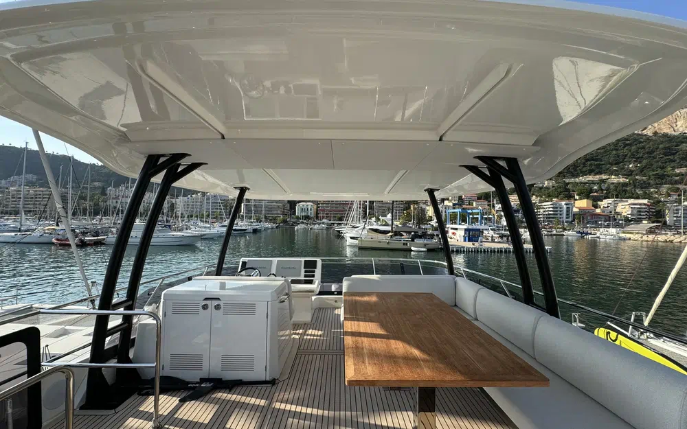 slider 13 Prestige Yachts M48