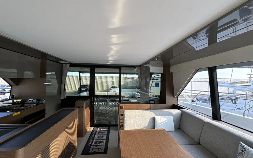 slider 22 Prestige Yachts M48