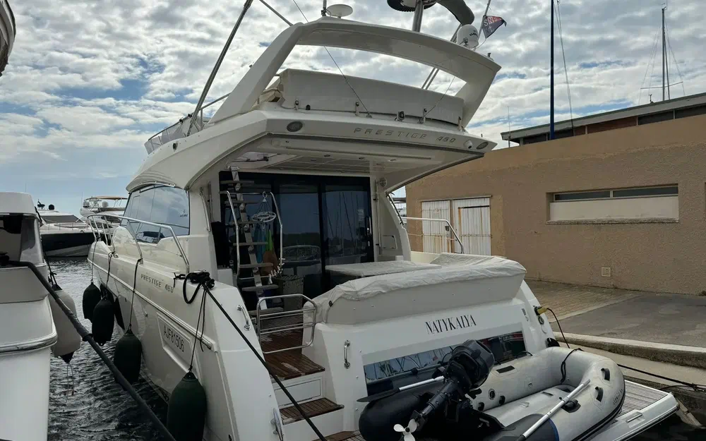 slider 0 Prestige Yachts 460 Fly