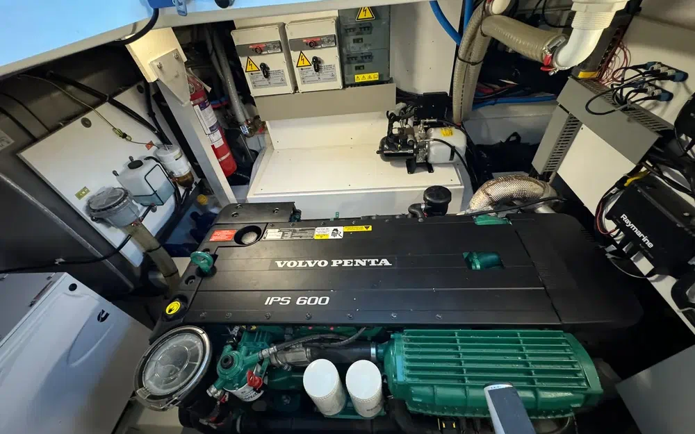 slider 9 Prestige Yachts 460 Fly