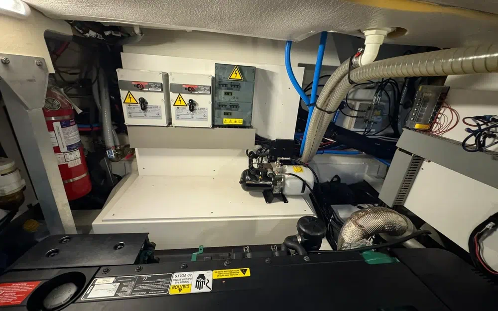 slider 11 Prestige Yachts Prestige 460 Fly