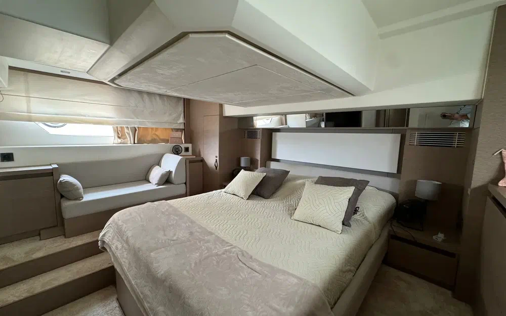 slider 2 Prestige Yachts 460 Fly