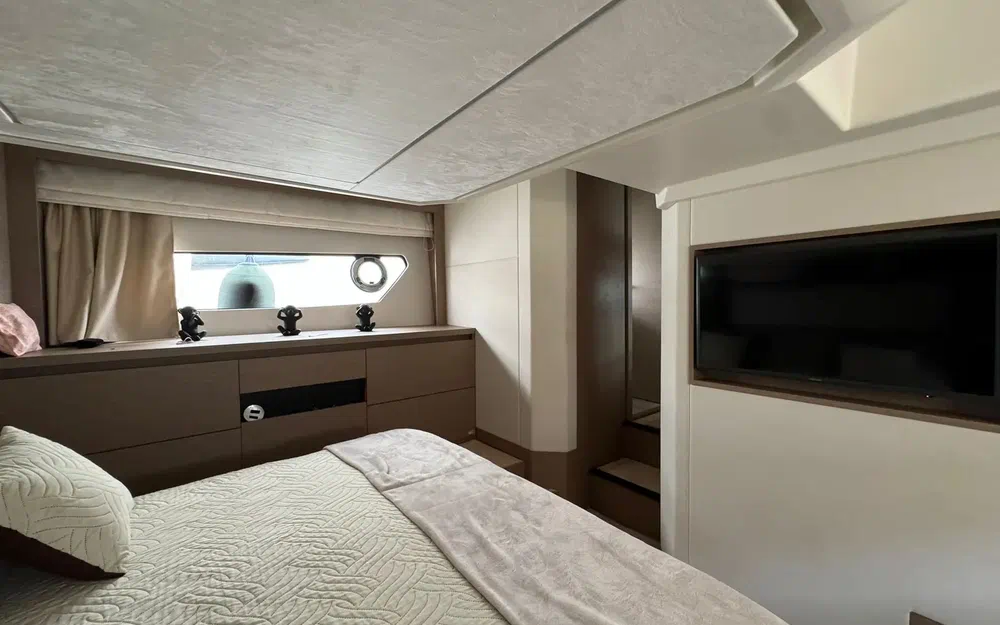 slider 8 Prestige Yachts Prestige 460 Fly