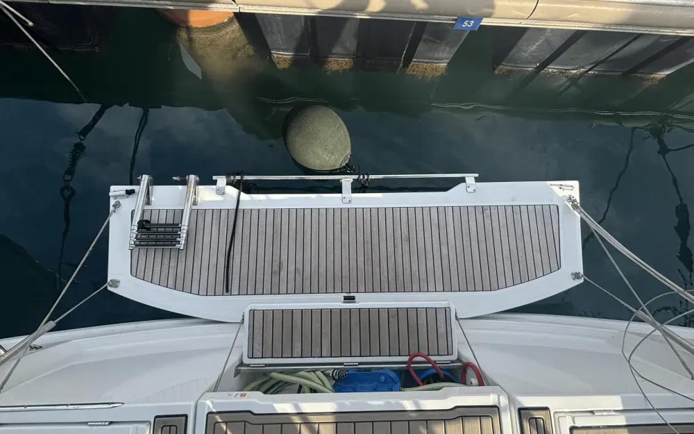 slider 9 Beneteau Oceanis 38.1