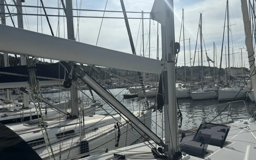 slider 12 Beneteau Oceanis 38.1