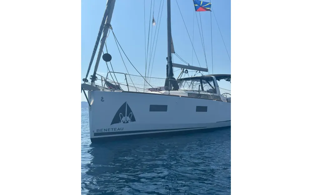 slider 1 Beneteau Oceanis 38.1