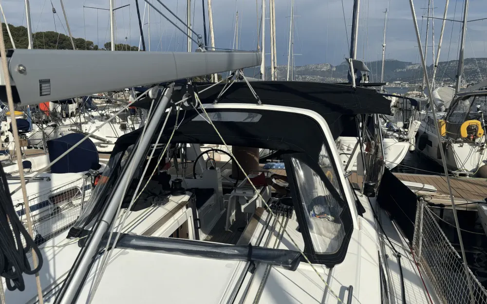 slider 21 Beneteau Oceanis 38.1