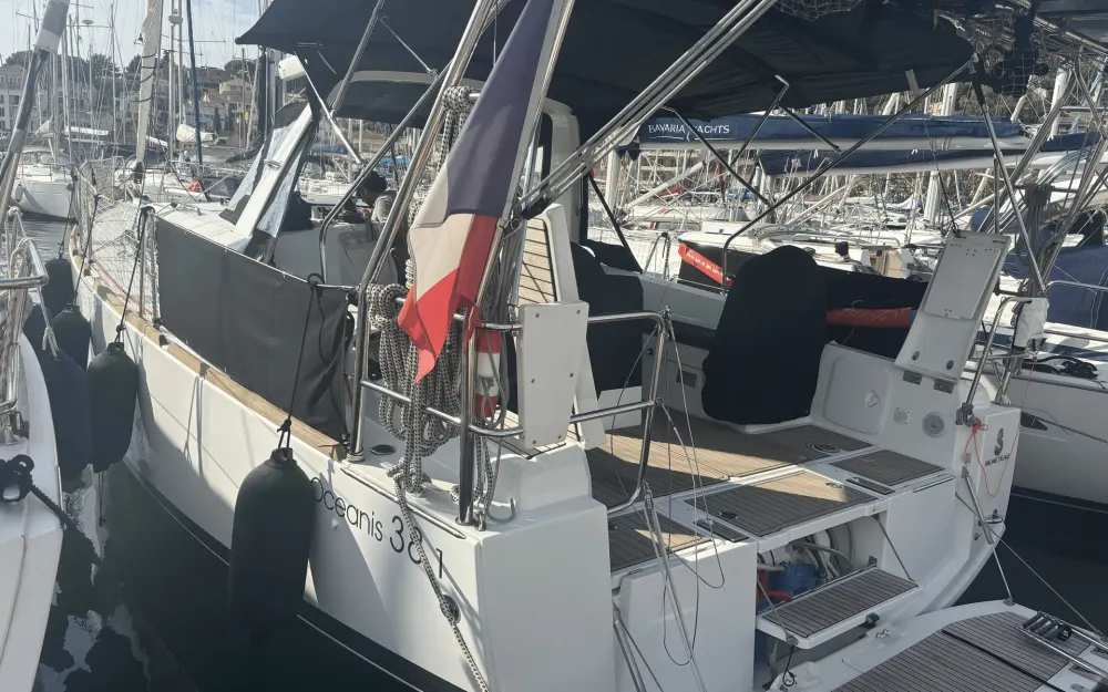slider 5 Beneteau Oceanis 38.1