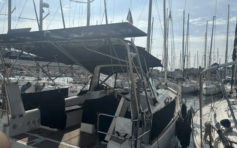 slider 6 Beneteau Oceanis 38.1