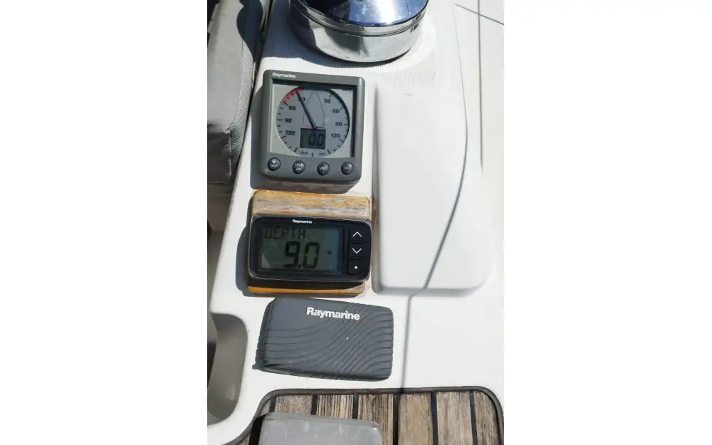 slider 29 Jeanneau Sun Odyssey 410