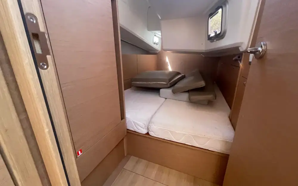 slider 32 Lagoon  46