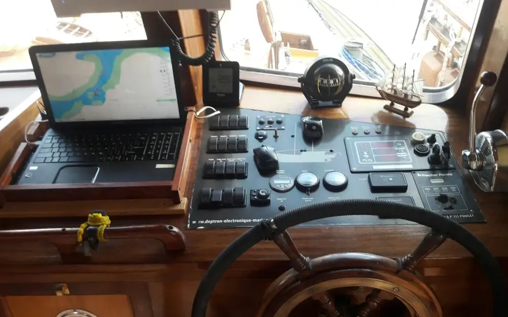 slider 7 Indigo Yacht  45