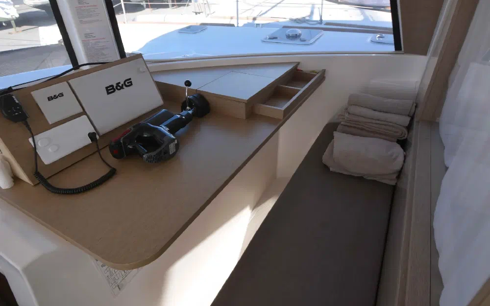 slider 7 Neel Trimarans Neel 47