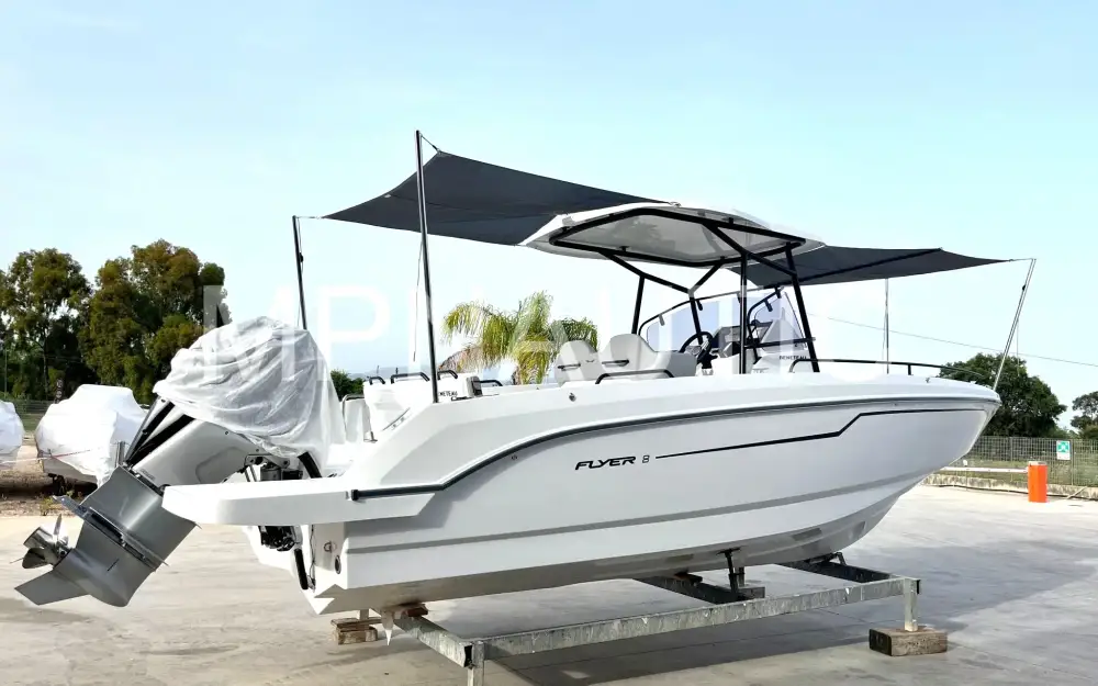 slider 1 Beneteau Flyer 8 SPACEdeck